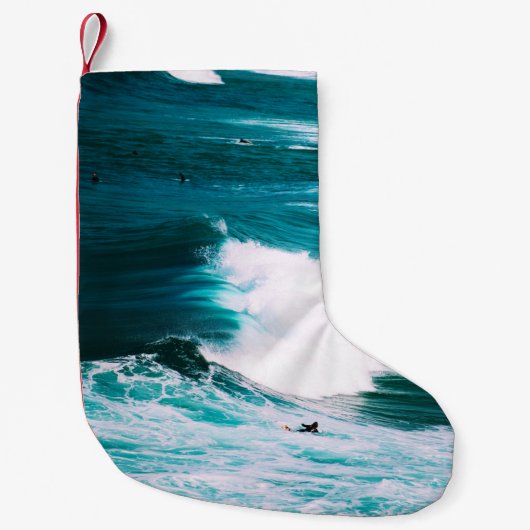 Person surfboard met oceaangolven kleine kerstsok (Voorkant)