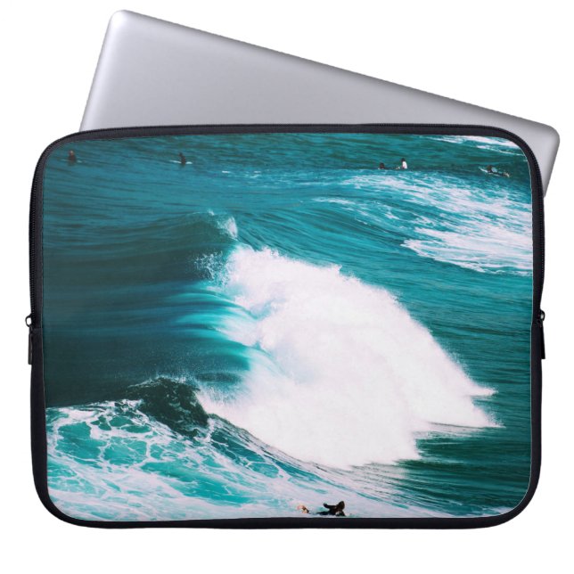 Person surfboard met oceaangolven laptop sleeve (Voorkant)