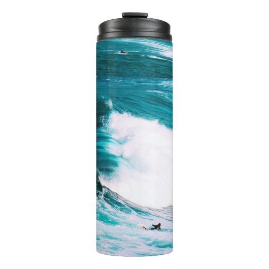 Person surfboard met oceaangolven thermosbeker (Voorkant)