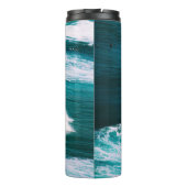 Person surfboard met oceaangolven thermosbeker (Achterkant)