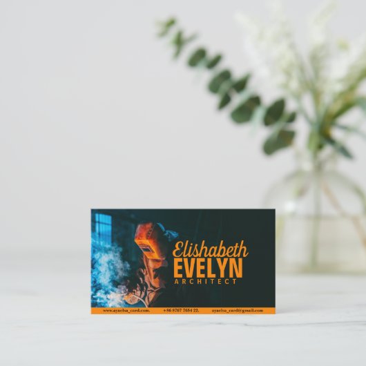 Person Welding die een beschermende metalen masker Visitekaartje (Staand voorkant)