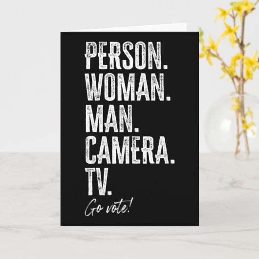 Person. Woman. Man. Camera. Tv. Go Vote Anti Trump Kaart (Gele Bloem)