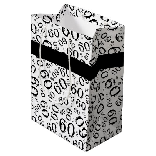 Personalisatie: Over The Hill 60th Birthday Theme Medium Cadeauzakje (Achterkant Gekanteld)