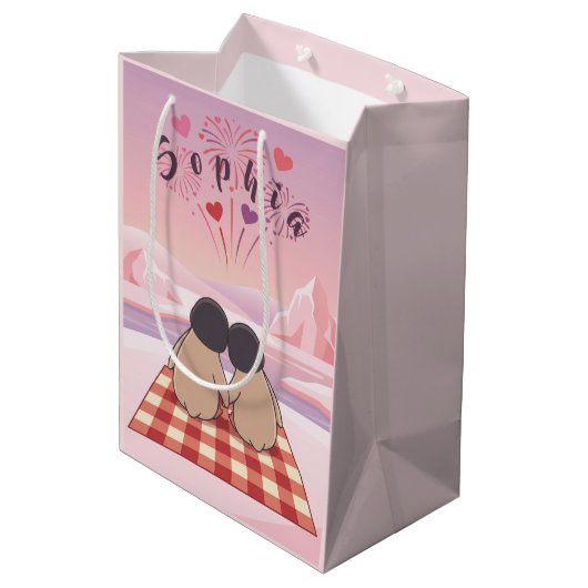 Personalised Cute Penguin Valentine Picnic Medium Cadeauzakje (Achterkant Gekanteld)
