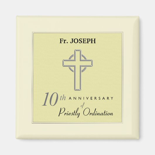 Personaliseer, 10e Jubileum van Priest in reliëf Magneet (Voorkant)