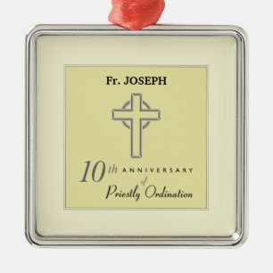 Personaliseer, 10e Jubileum van Priest in reliëf Metalen Ornament