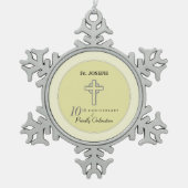 Personaliseer, 10e Jubileum van Priest in reliëf Tin Sneeuwvlok Ornament (Voorkant)