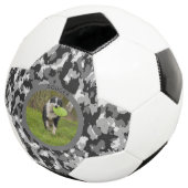 Personaliseer B & W Camo Hond Naam Afbeelding Spel Voetbal (Drie kwart)