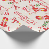 Personaliseer Brunette Boy Elf Cadeaupapier (Hoek)