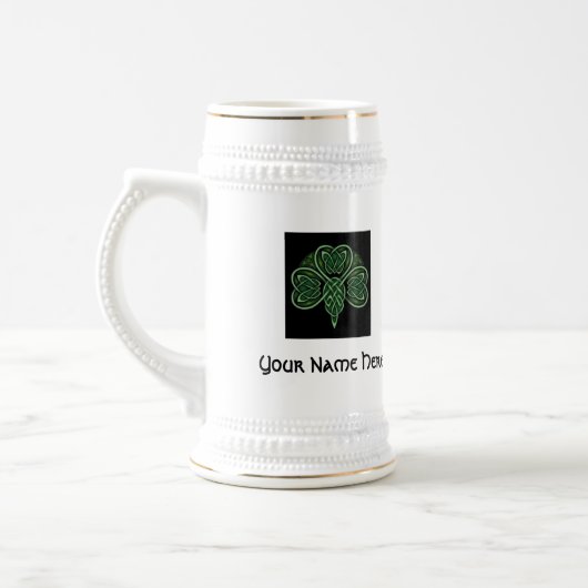 Personaliseer Celtic Knot Shamrock Stein Bierpul (Links)