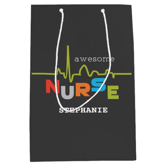 Personaliseer de Geweldige verpleegkundige op de d Medium Cadeauzakje (Voorkant)