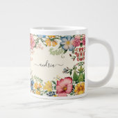 Personaliseer de zwarte scriptnaam,  Wildflower Grote Koffiekop (Rechts)