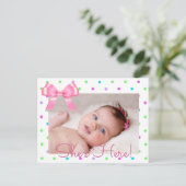 Personaliseer foto "Ze is hier" Geboorteaankondigi Aankondigingskaart (Staand voorkant)