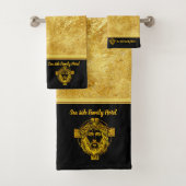 Personaliseer Jesus Gold Design voor Kustcomfort Bad Handdoek (Insitu)