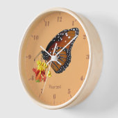 Personaliseer koninginnenvlinder op tropische moos (Hoek)