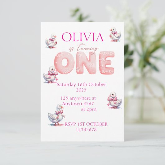 Personaliseer Meisjes 1e Verjaardag Gans Bewaar de Save The Date (Staand voorkant)