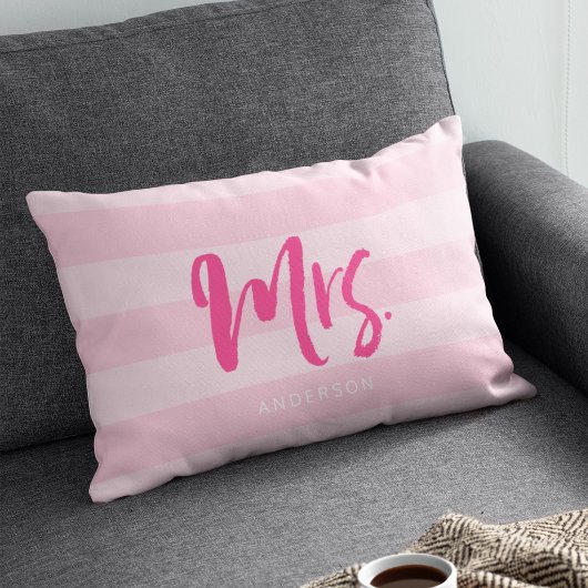 Personaliseer met naam Mrs Preppy Roze Strepen Kussen