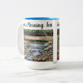 Personaliseer moderne Brook Scene Tweekleurige Koffiemok (Voorkant links)