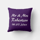 Personaliseer Mr. en Mrs. paarse trouwritzipper Kussen (Achterkant)
