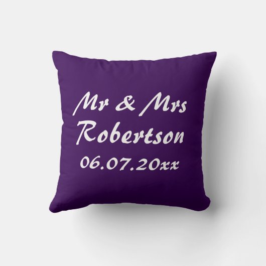 Personaliseer Mr. en Mrs. paarse trouwritzipper Kussen (Achterkant)