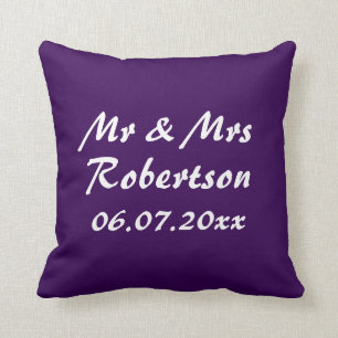 Personaliseer Mr. en Mrs. paarse trouwritzipper Kussen