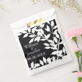 Personaliseer naam, datum Elegant zwart & wit blad Bedankzakje (Gezegeld)