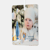 Personaliseer Naam & Foto Eerste Kerstmis van de B Metalen Ornament (Voorkant links)