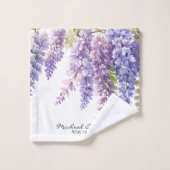 Personaliseer paarse waterverf wisteria floral bad handdoek (Wasdoekje)