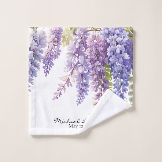 Personaliseer paarse waterverf wisteria floral bad handdoek (Wasdoekje)