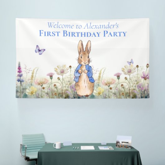 Personaliseer Peter het konijn Eerste Verjaardagsf Spandoek (Beurs)
