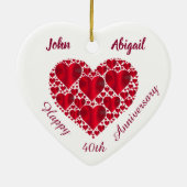 Personaliseer. Rode harten. Ruby Wedding Jubileum. Keramisch Ornament (Achterkant)