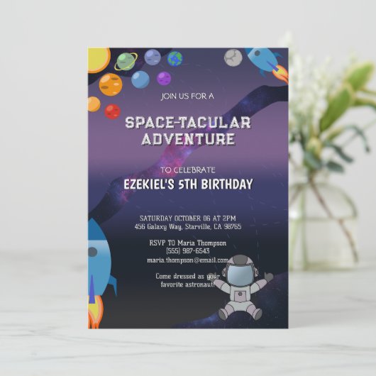 Personaliseer ruimte verjaardagsuitnodiging kaart (Staand voorkant)