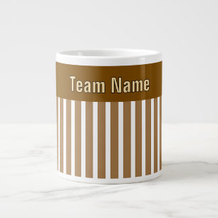 Personaliseer TEAMNAAM Brown White Stripes Grote Koffiekop