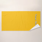Personaliseer teamnaam geel badhanddoek (Badhanddoek)