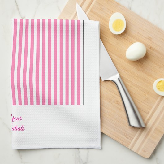 Personaliseer Trouwcadeau Roze Gestreept Wit Theedoek (Quarter Fold)