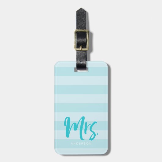 Personaliseer u met de naam Mrs Preppy Blue Stripe Bagagelabel (Voorkant verticaal)