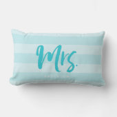 Personaliseer u met de naam Mrs Preppy Blue Stripe Kussen (Voorkant)