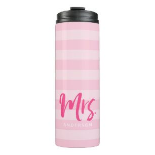 Personaliseer u met de naam Mrs Preppy Pink Stripe Thermosbeker