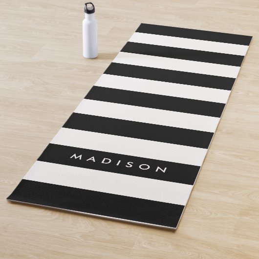 Personaliseren met de naam Chic Black & White Stri Yogamat (In situ)