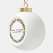 Personaliseren met namen en huwelijksdatum Floral Keramische Bal Ornament (Rechts)