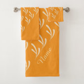 Personalize Beige Leaf Repeat Orange   Bad Handdoek (Insitu)