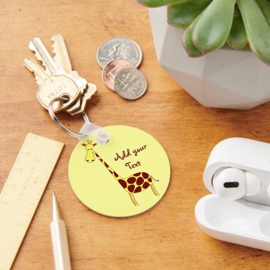 Personalize this Cute Giraffe Design Keychain (Bureau)