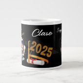 Personalized 2025 Black Gold Graduate Mug Grote Koffiekop (Voorkant)