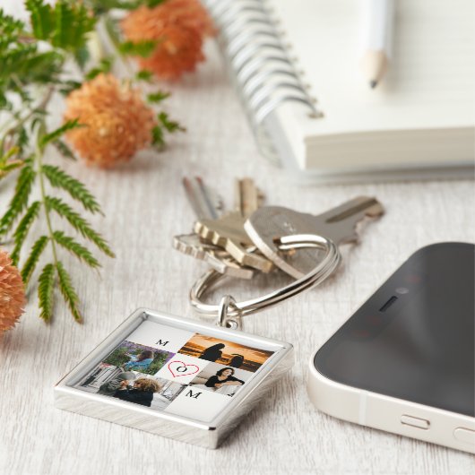 Personalized 4-Photo Collage Mom Monogram Sleutelhanger (Zijkant)