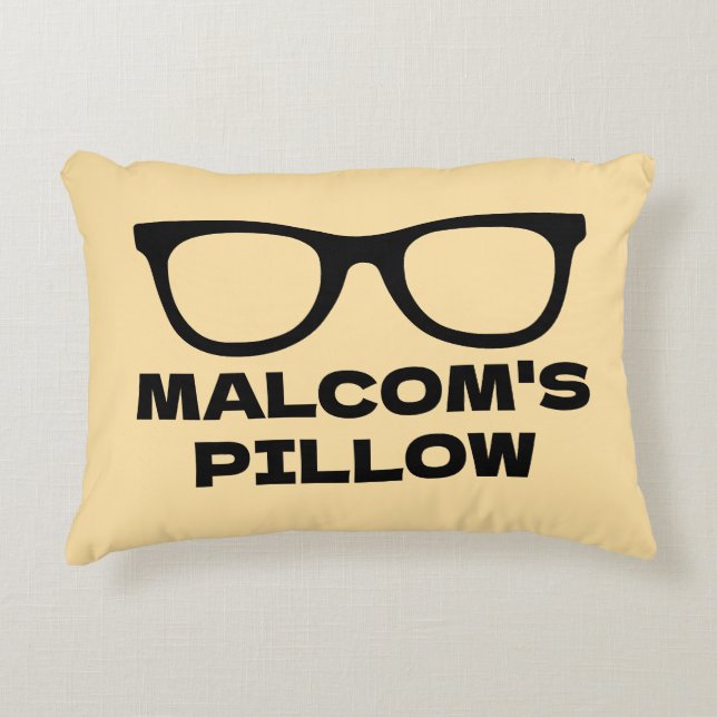 Personalized accent pillow with black spectacles kussen (Voorkant)