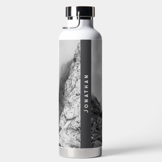 Personalized black and white Mountain adventure Waterfles (Rechts)