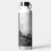 Personalized black and white Mountain adventure Waterfles (Voorkant)