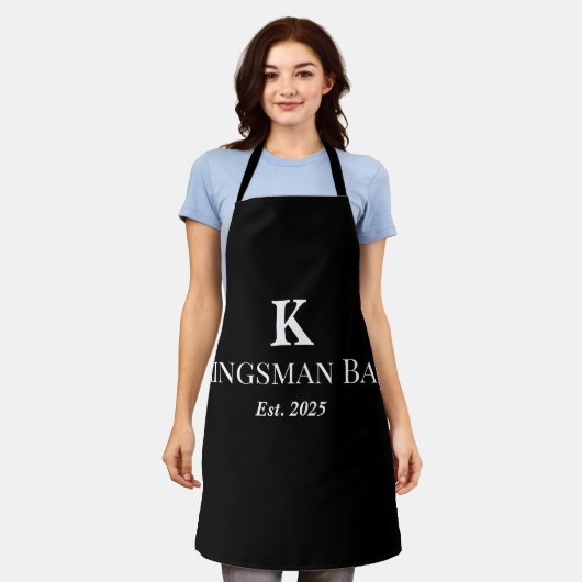 Personalized Black Apron with Name & Monogram – Ho Schort (Gedragen)