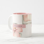 Personalized Blush Perfume Bottle Coquette Pattern Tweekleurige Koffiemok (Voorkant links)