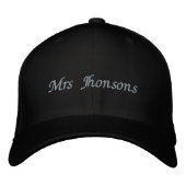 Personalized Bride Honeymoon Gift, Custom Mrs  Geborduurde Pet (Voorkant)